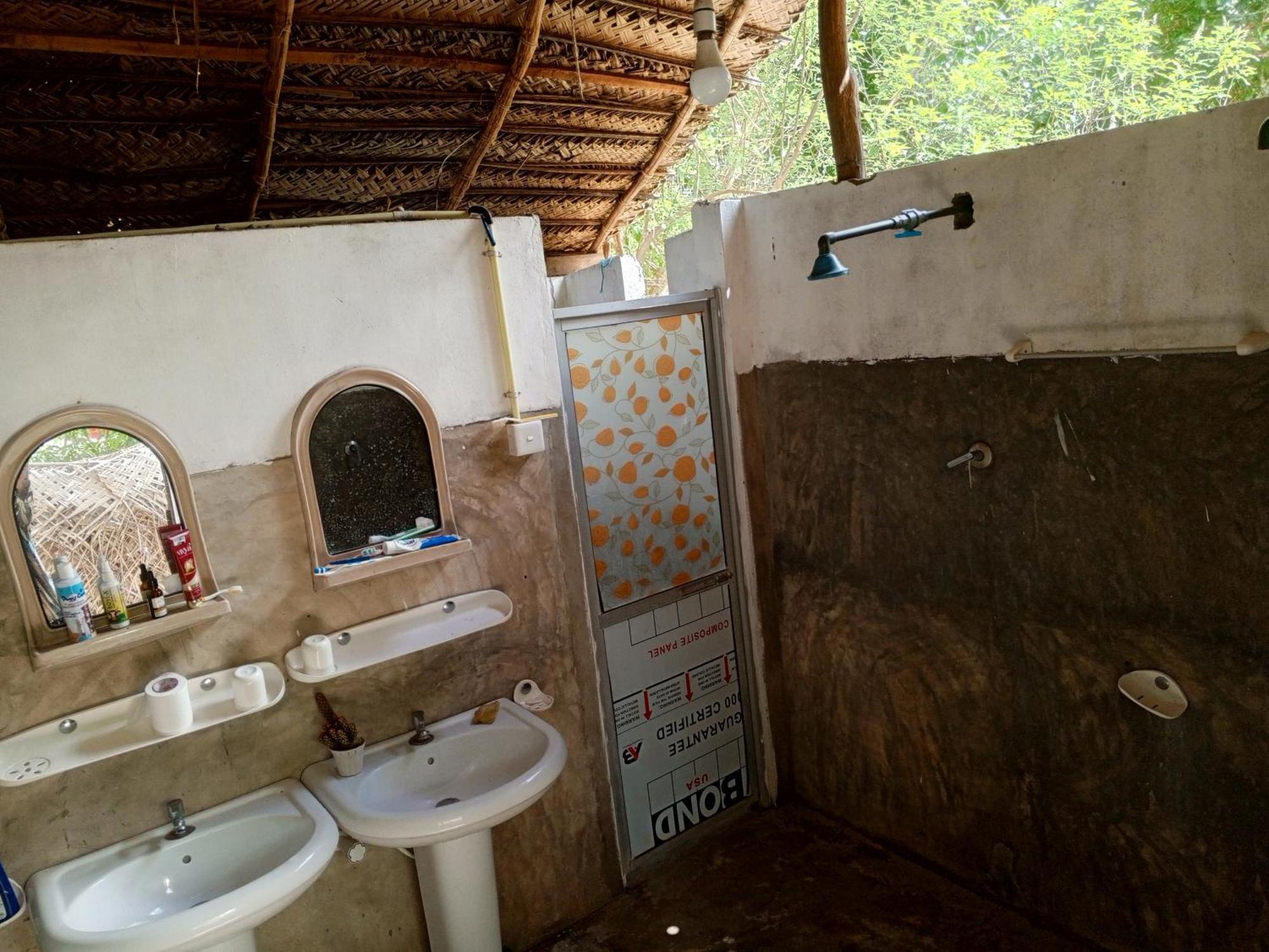 Surfing Lion Hostel Arugam Bay Exterior foto